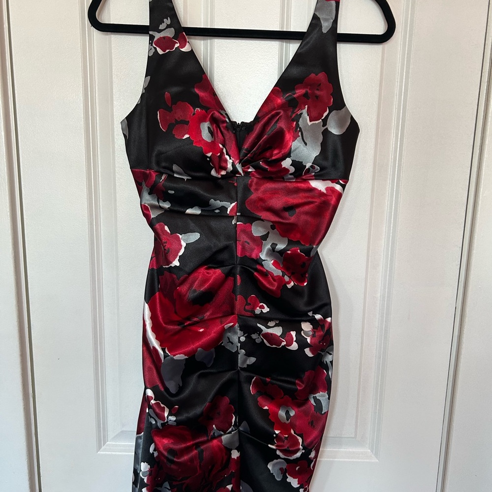 Sexy Black and Red Floral Cocktail Dress Size 7/8 NWOT